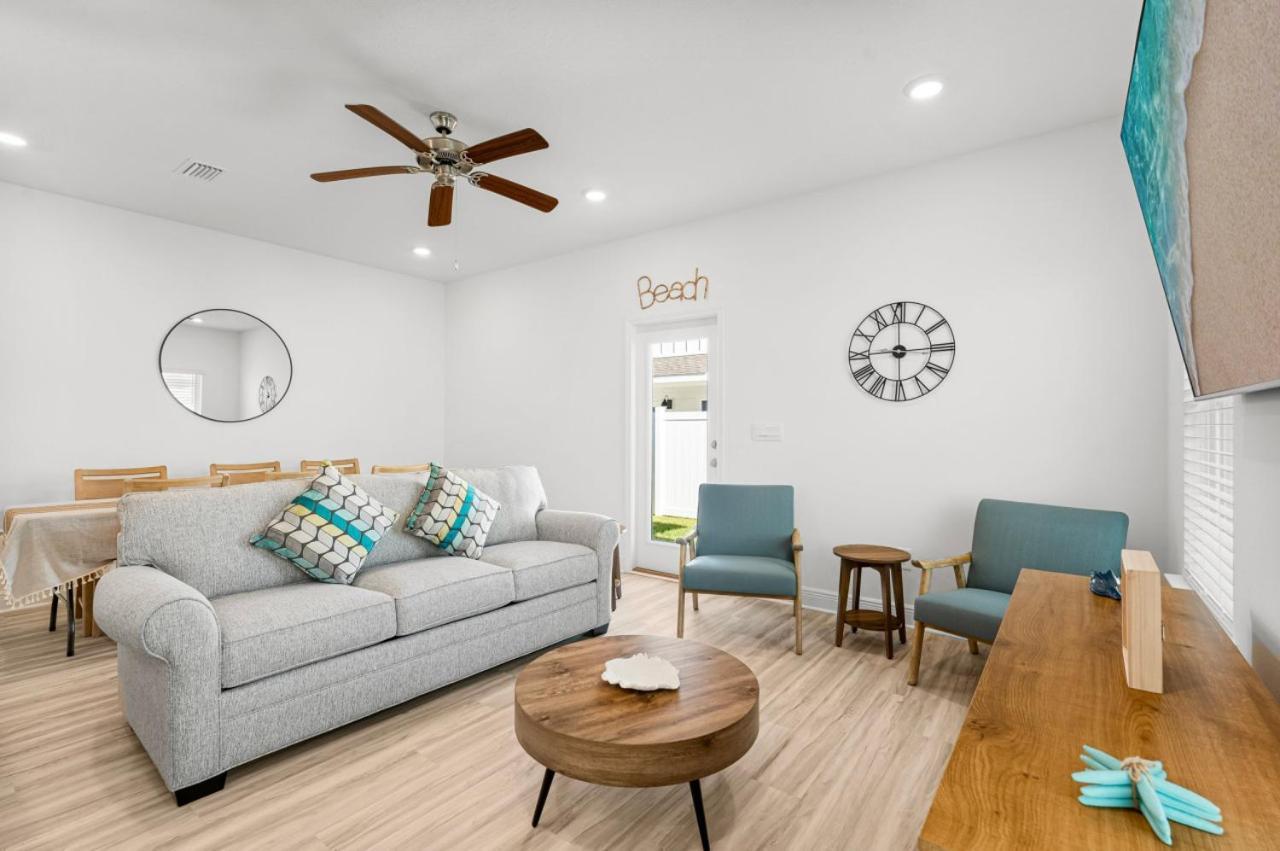New Nest At Sparrow In Beautiful Santa Rosa *