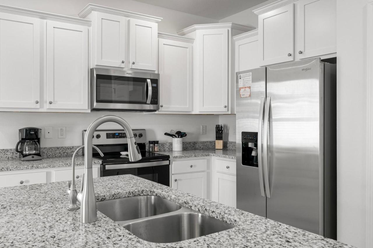 New Nest At Sparrow In Beautiful Santa Rosa *