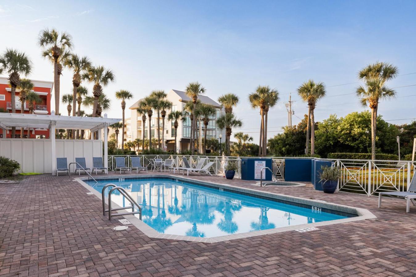 30a Latitude Beautiful Just Steps To The