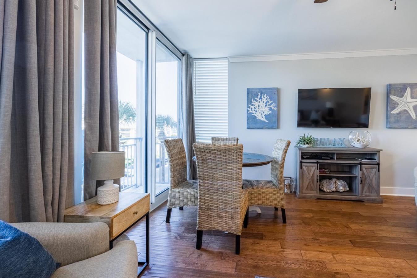30a Latitude Beautiful Just Steps To The Holiday home *
