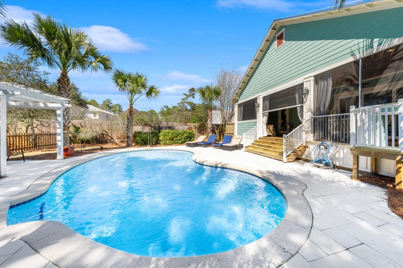 Surfing Turtle Private Pool Golf Cart Game