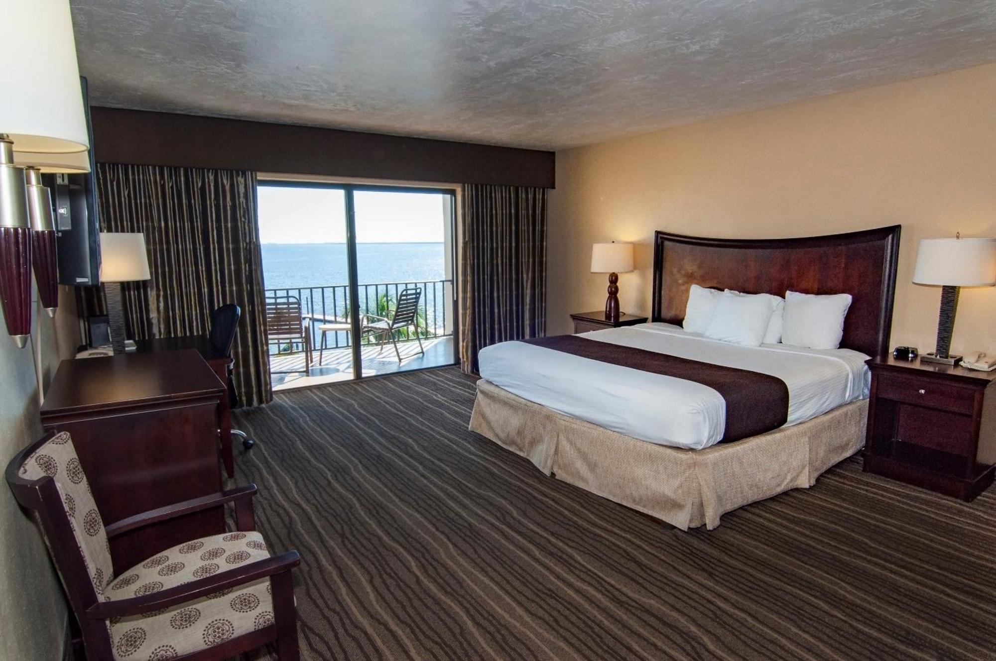 Western Myers Waterfront Hotel