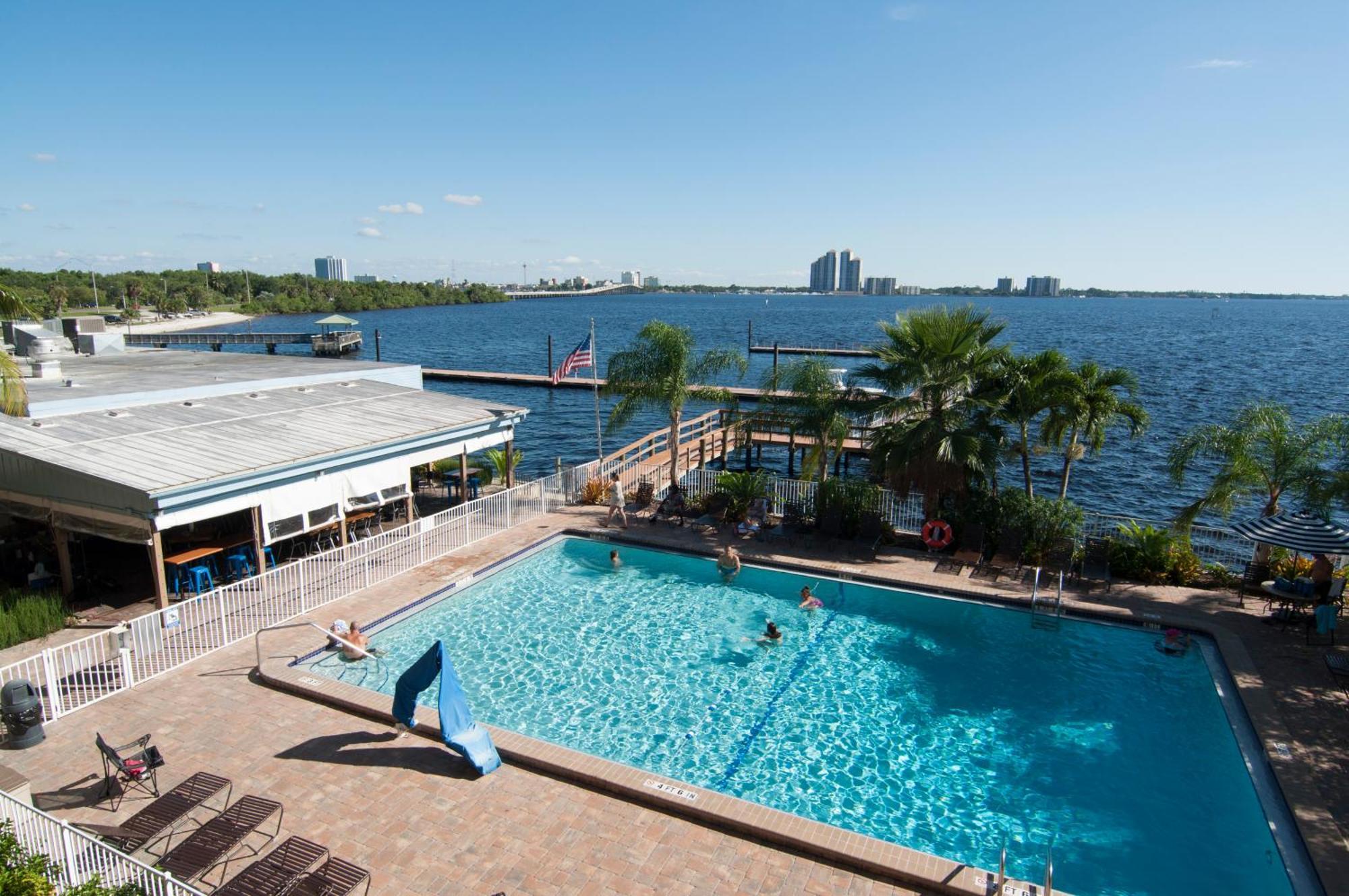 Hotel Western Myers Waterfront 3*
