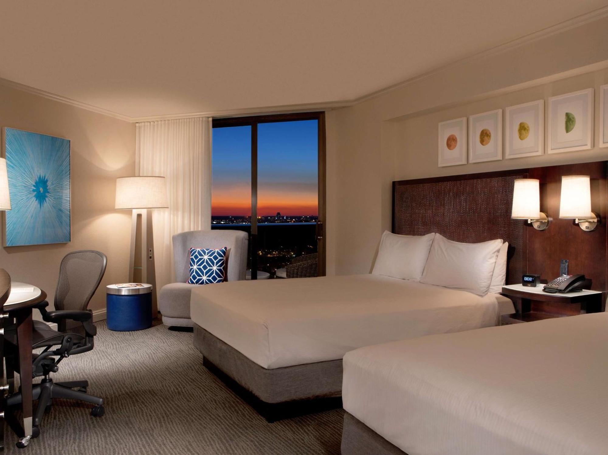 Hilton Orlando Buena Vista Palace - Springs Area Resort Lake Buena Vista