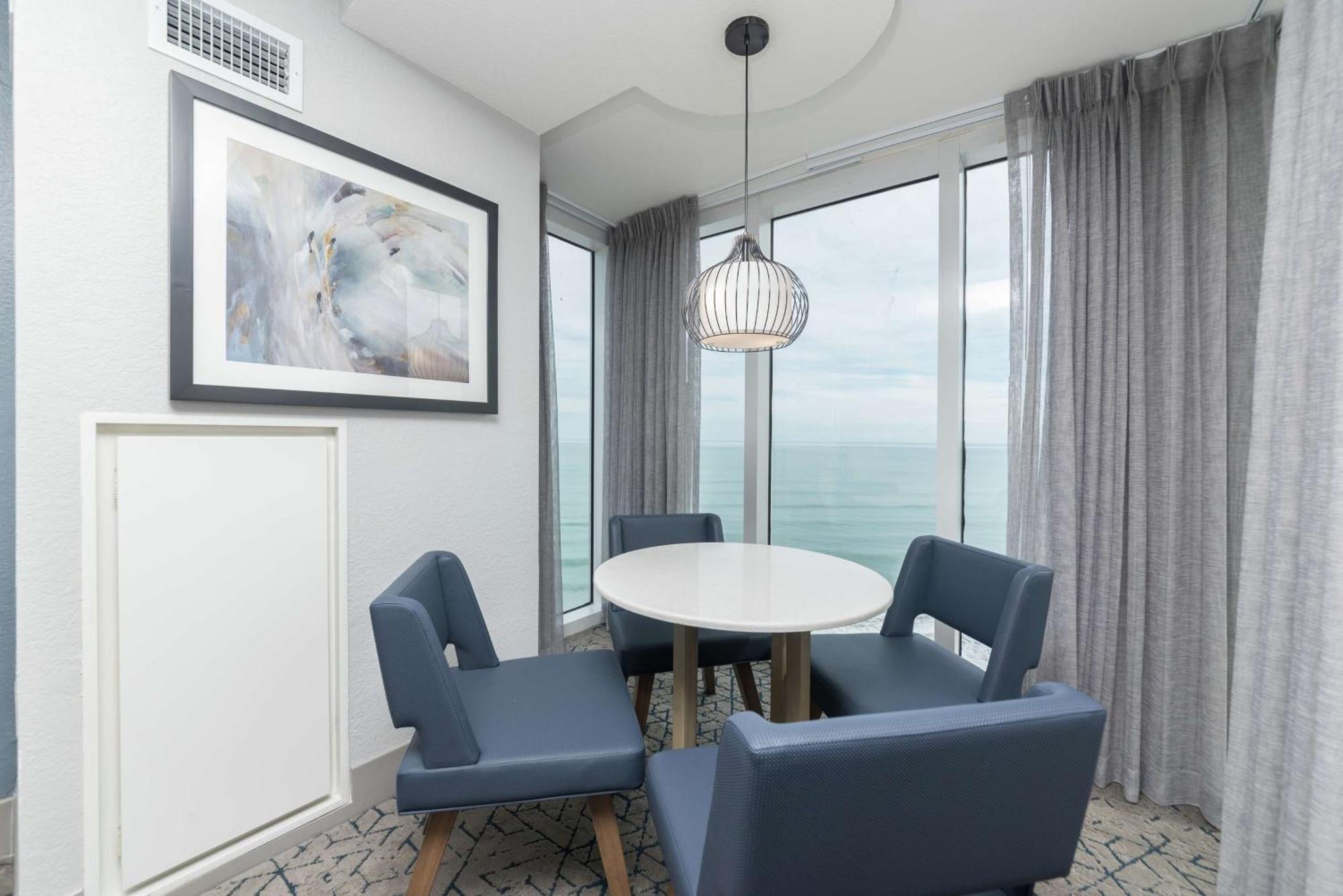 Hilton Oceanfront 3* Melbourne