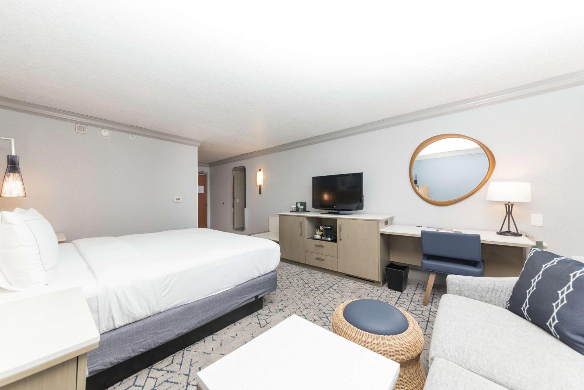Hilton Oceanfront Hotel Melbourne