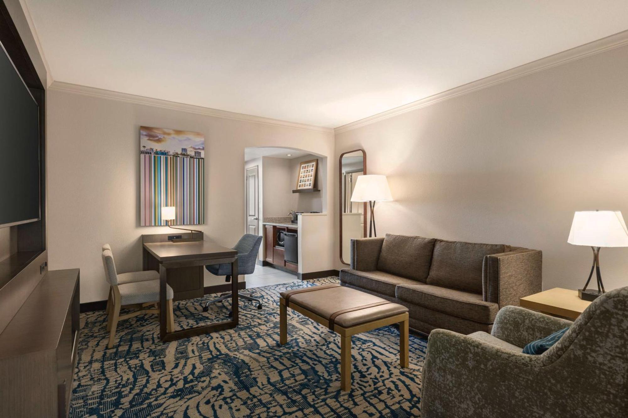 Embassy By Hilton Downtown Convention Center 4*