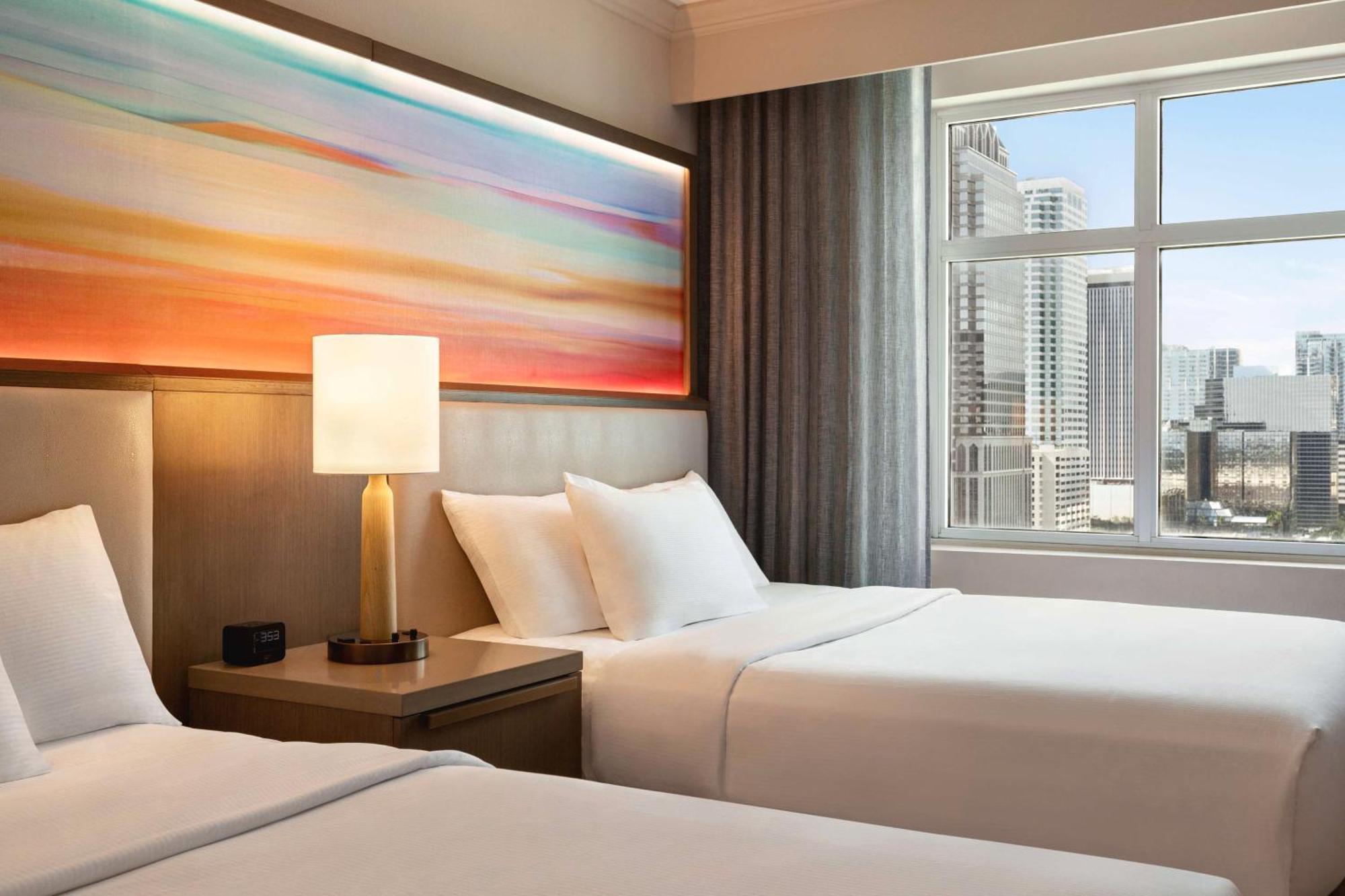 Hotel Embassy By Hilton Downtown Convention Center 4*