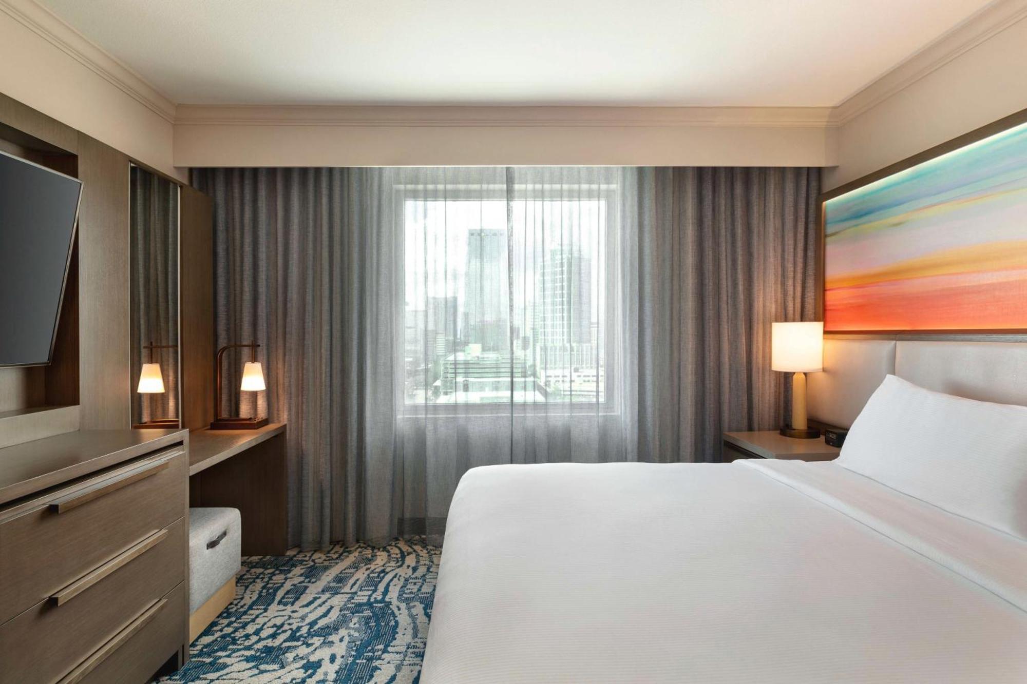 Hotel Embassy By Hilton Downtown Convention Center 4*