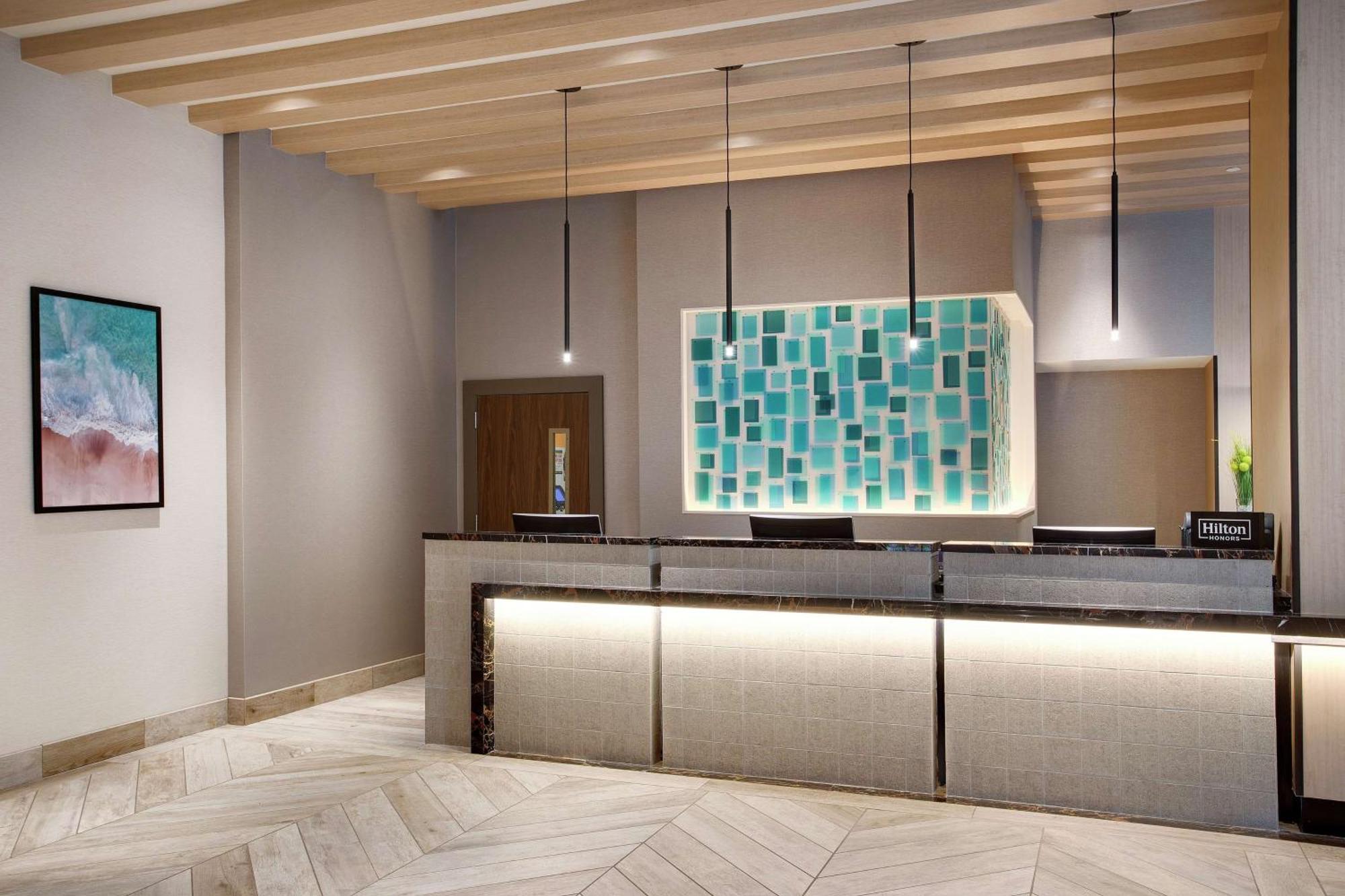Hotel Embassy By Hilton Downtown Convention Center
