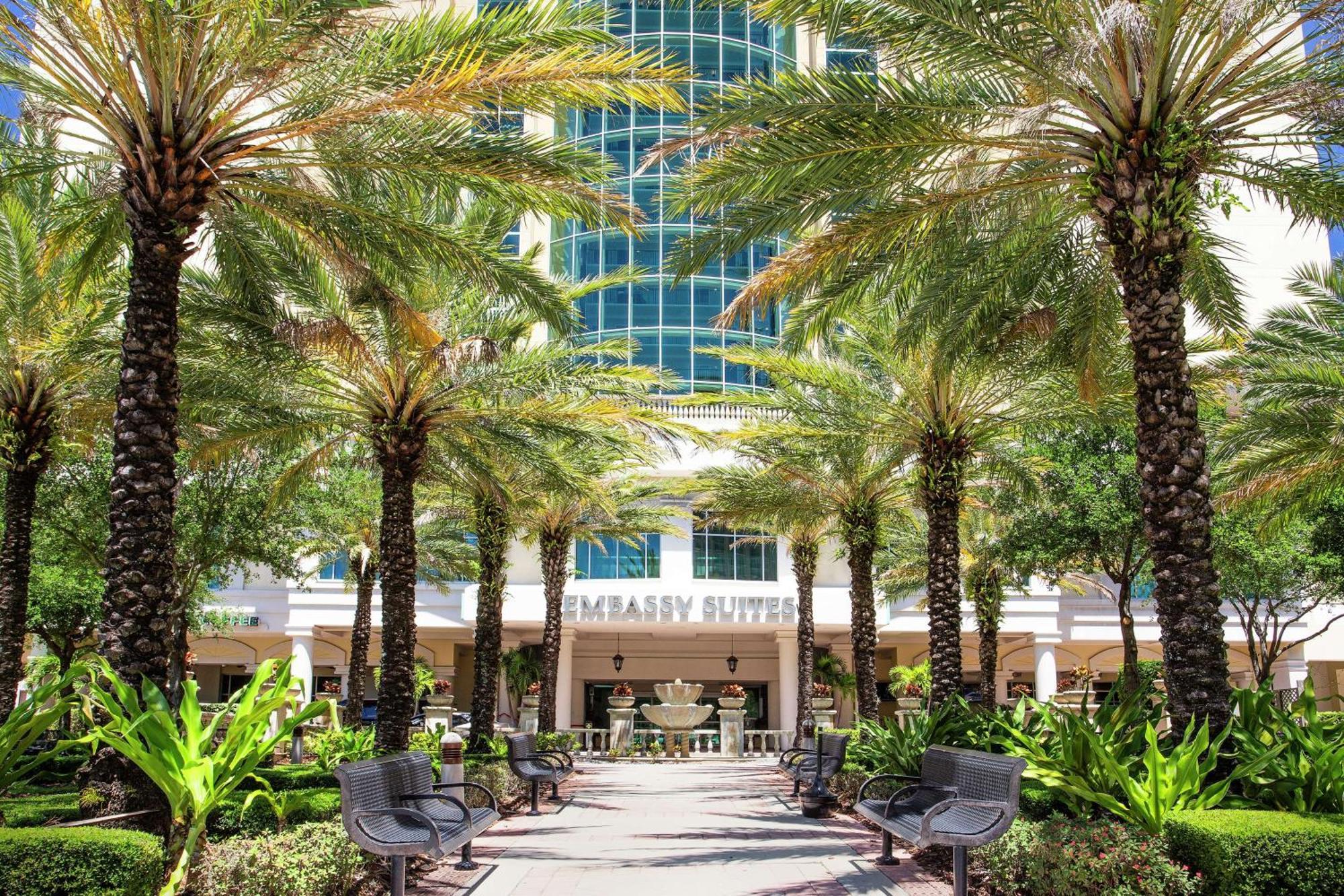 Hotel Embassy By Hilton Downtown Convention Center 4*