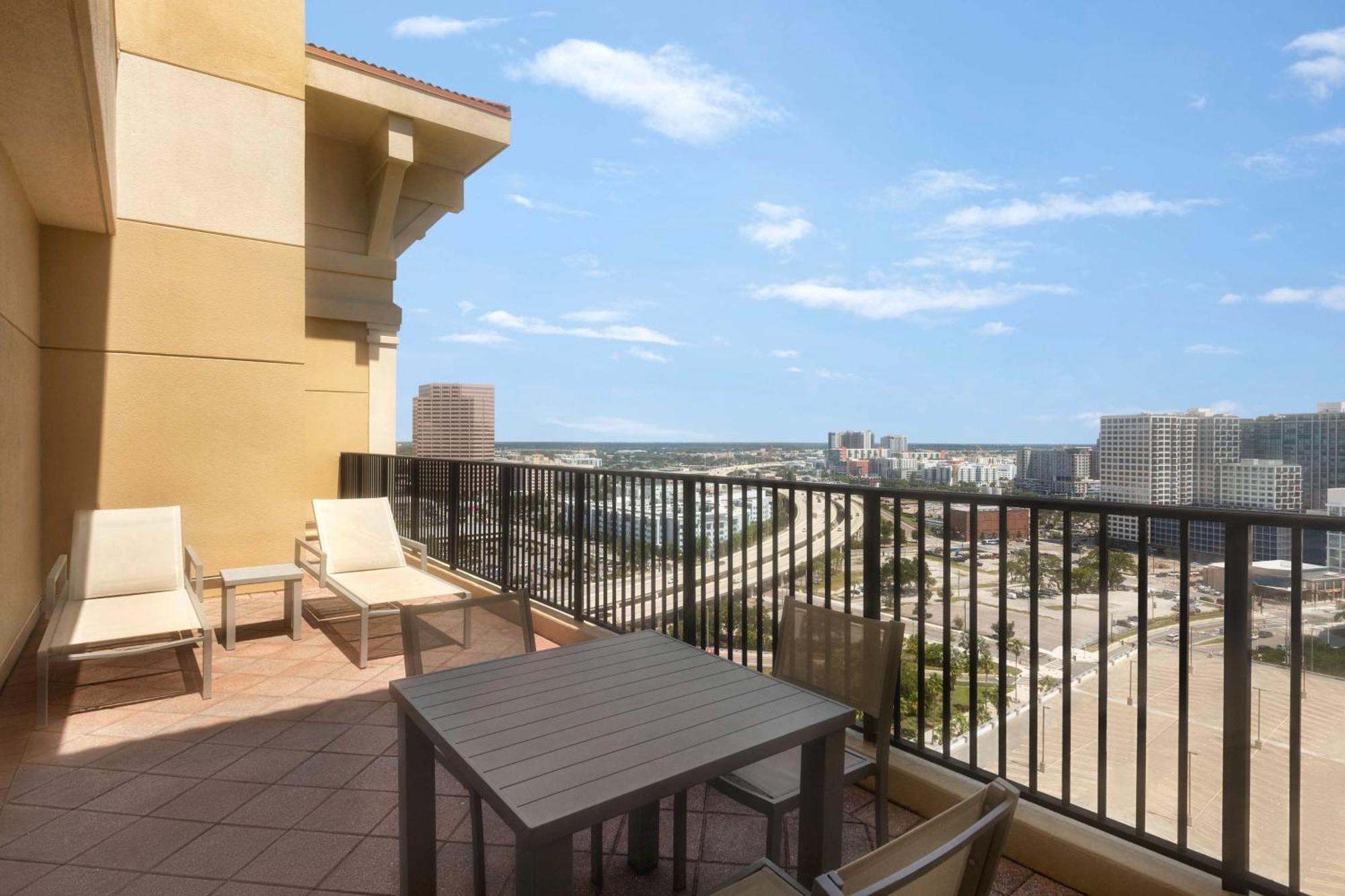 Embassy By Hilton Downtown Convention Center Hotel Tampa