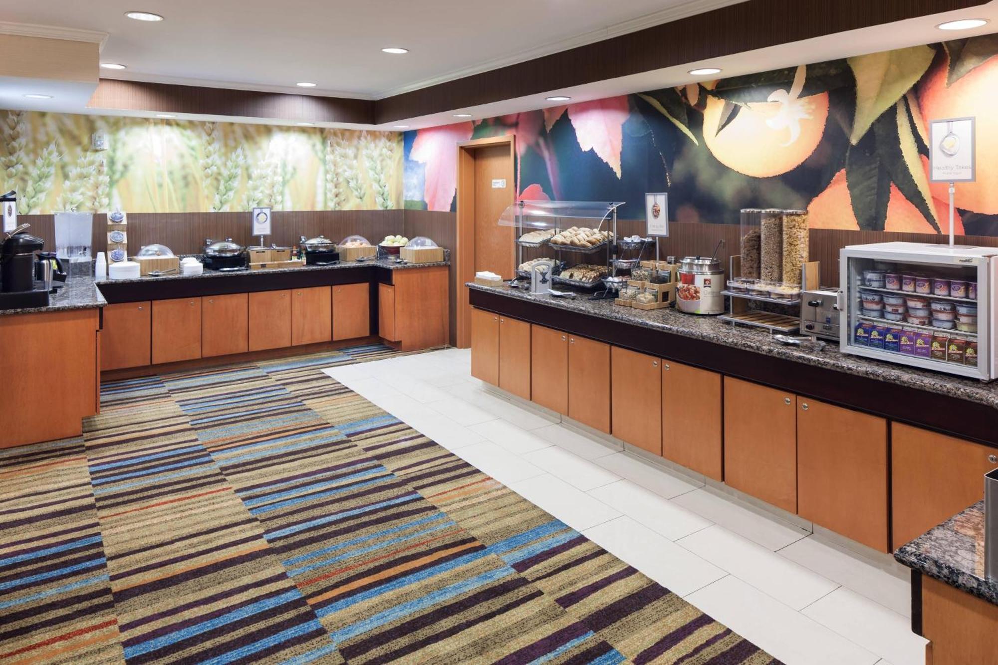 Hotel Fairfield & Butler Boulevard
