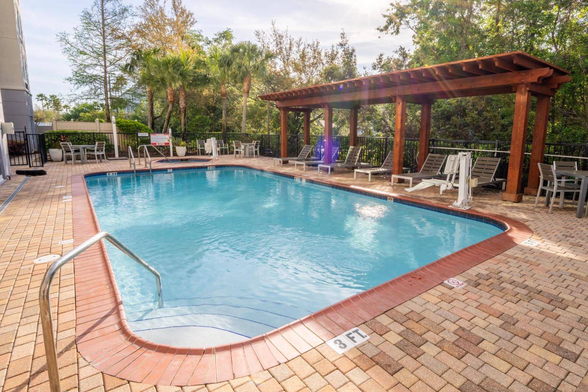 Fairfield & Butler Boulevard Hotel