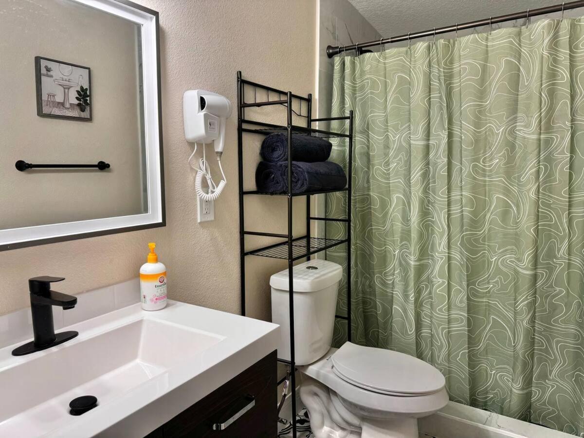 Cozy Country Style Queen Bed Close DeLand