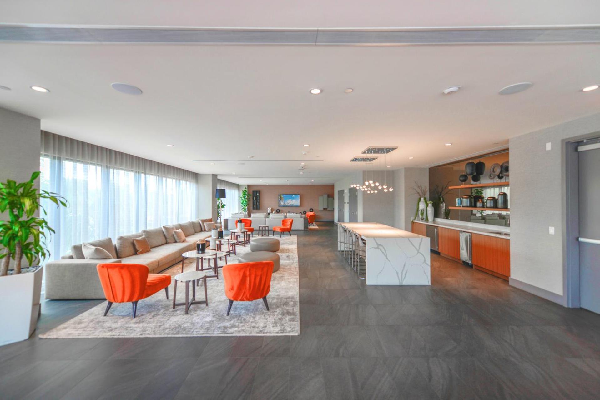 Beautiful And Stylish Close The Doral Park *