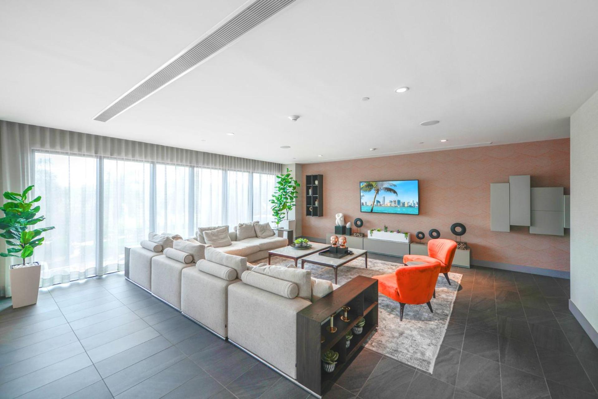 Beautiful And Stylish Close The Doral Park *