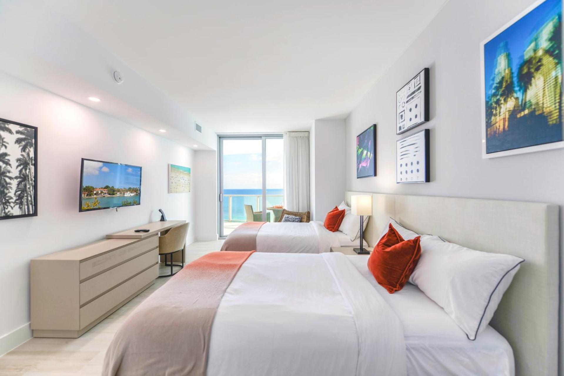 Luxury Beachfront W Amenities Apartment Hollywood