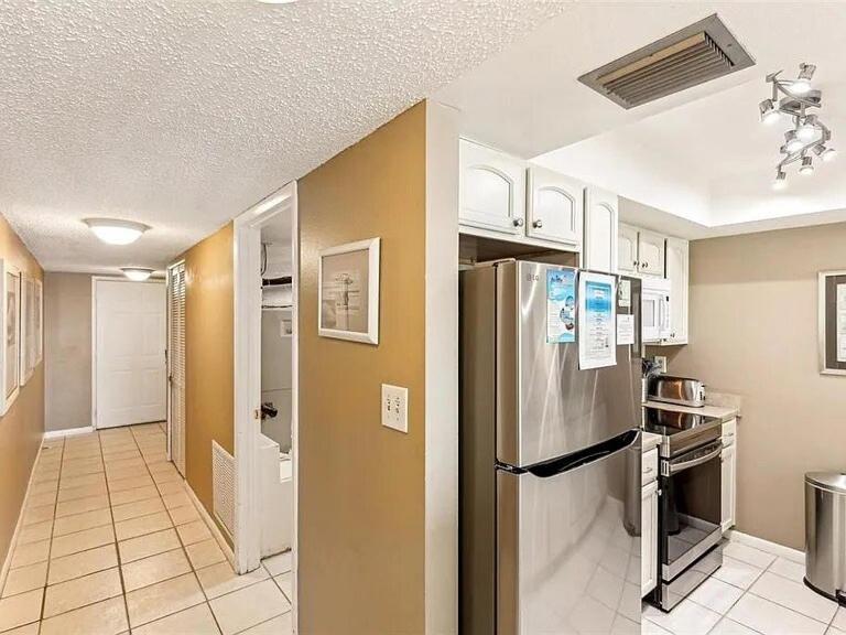 Apartment Beachfront Escape I Walk To Beach, Dining N Shops Clearwater Beach
