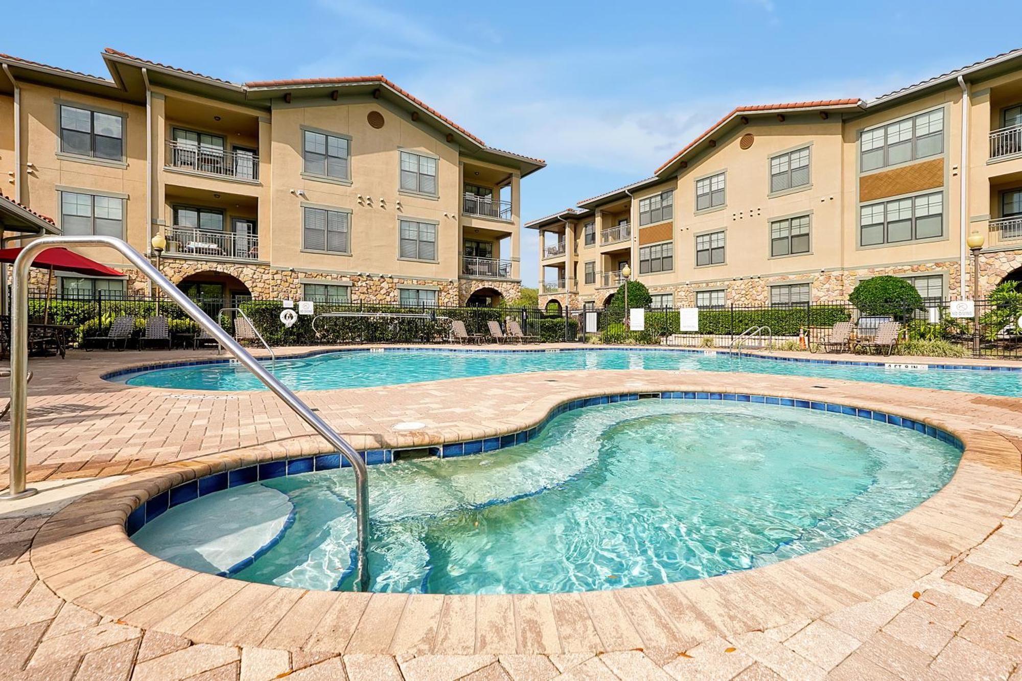 Hidden Paradise In Bella Piazza View