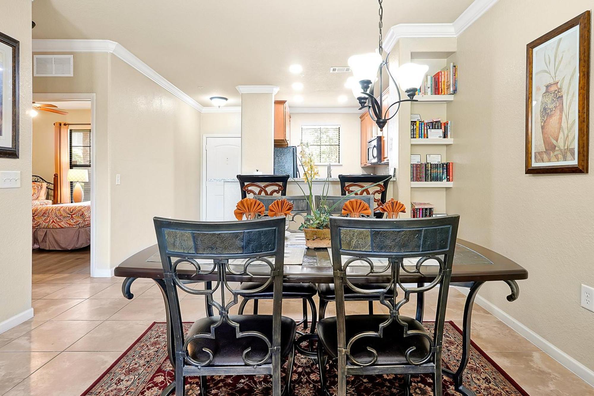 Hidden Paradise In Bella Piazza View *