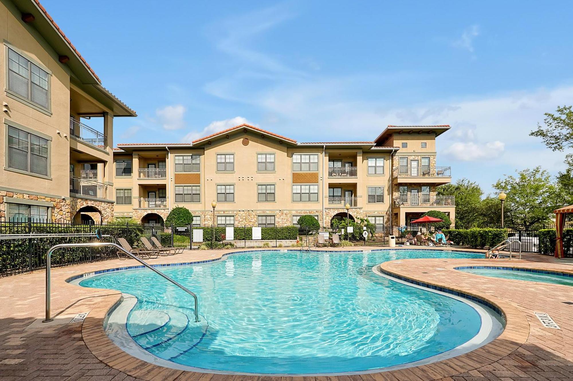 Hidden Paradise In Bella Piazza View