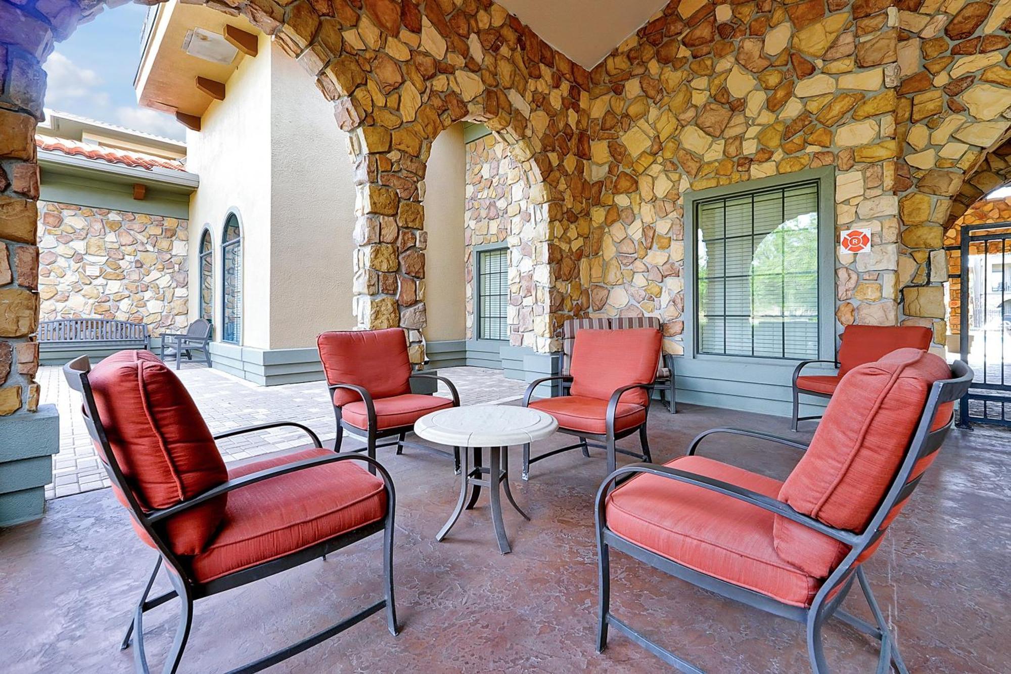 Hidden Paradise In Bella Piazza View Holiday home Davenport