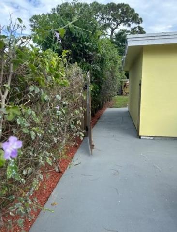 Option1 3 Bedroom House Only Option2 Studio Cottage Only Option3 House Plus Cottage Fenced Backyard Private Patio Areas Grill Firepit Plenty Parking! Quick Access 10 Min To Beach Airport Delray West Palm Resort