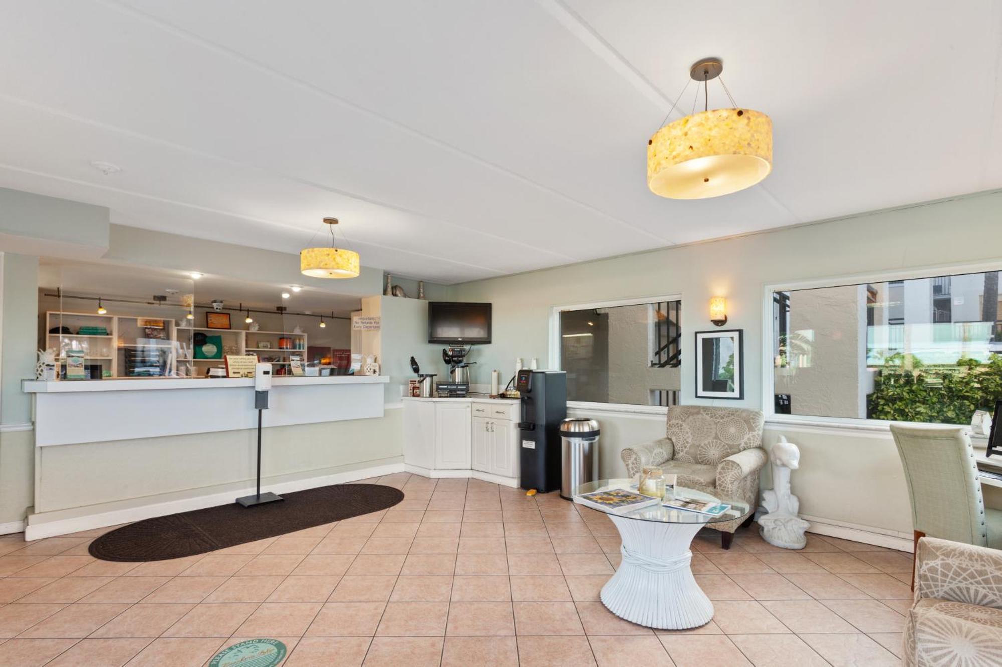 Hotel Beachers Crescent Beach