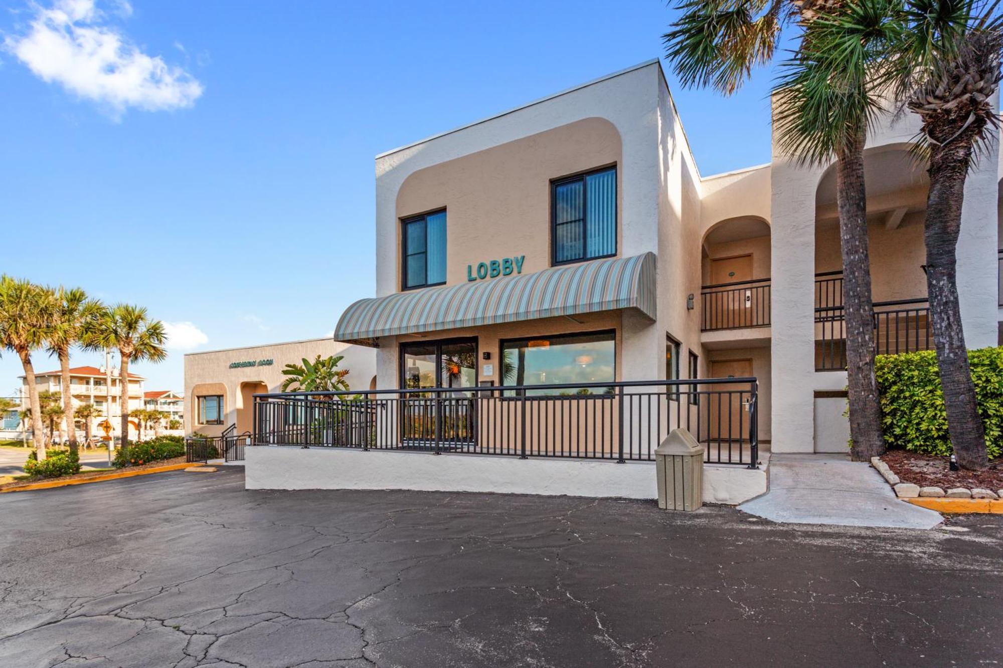 Hotel Beachers Crescent Beach