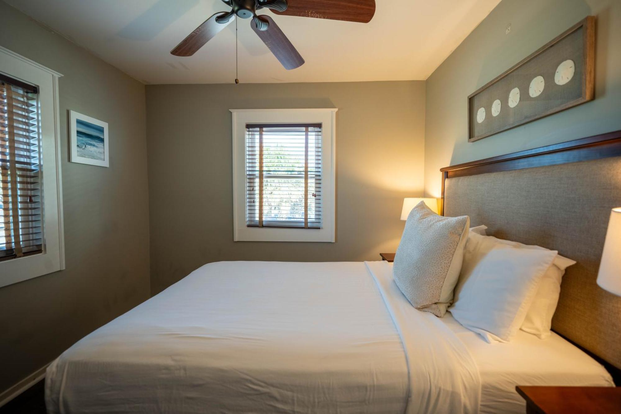 Elizabeth Pointe Hotel