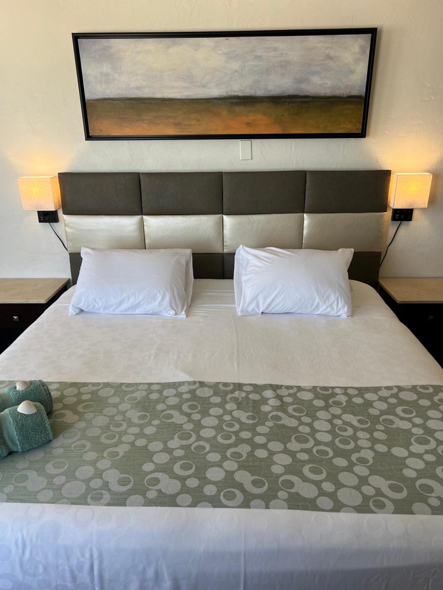 Flamingo Beachfront - Daytona 2*