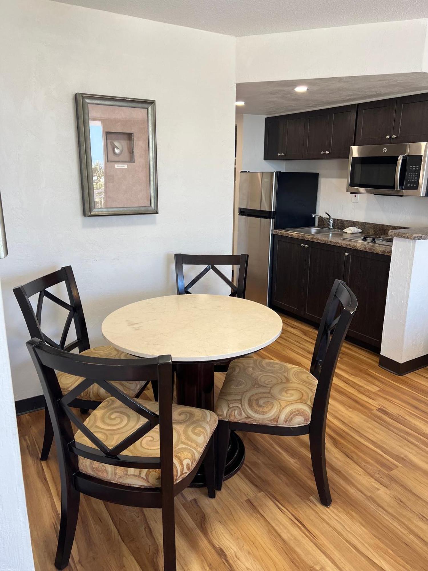 Flamingo Beachfront - Daytona 2*