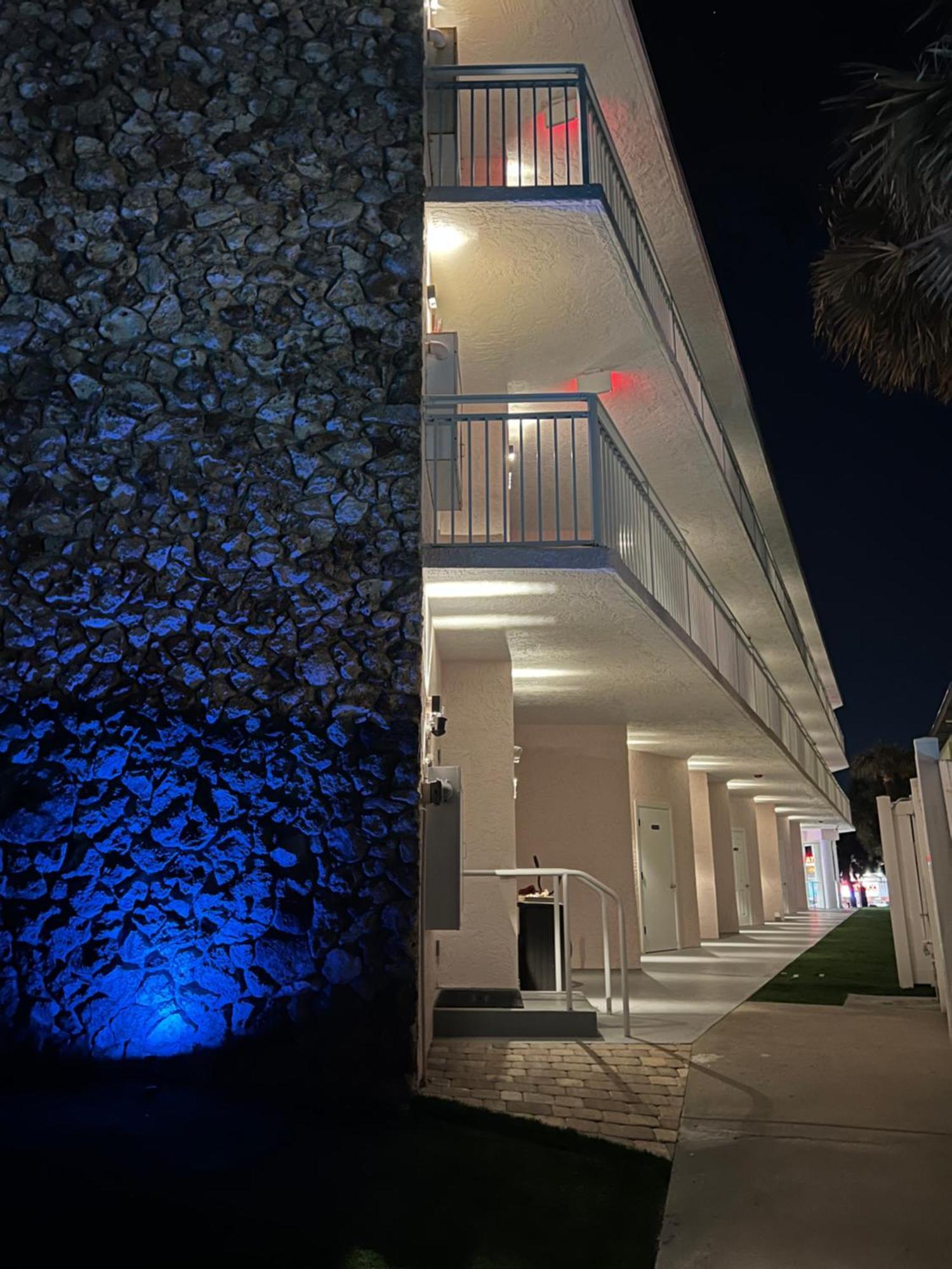 Inn Flamingo Beachfront - Daytona 2*