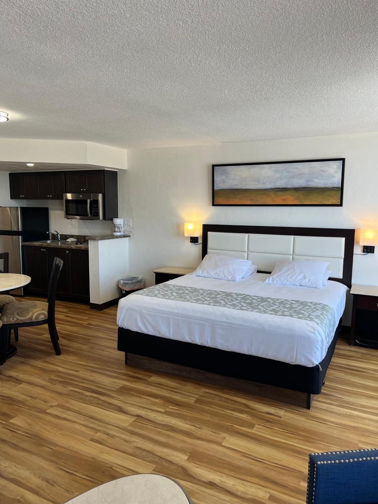 Flamingo Beachfront - Daytona Daytona Beach