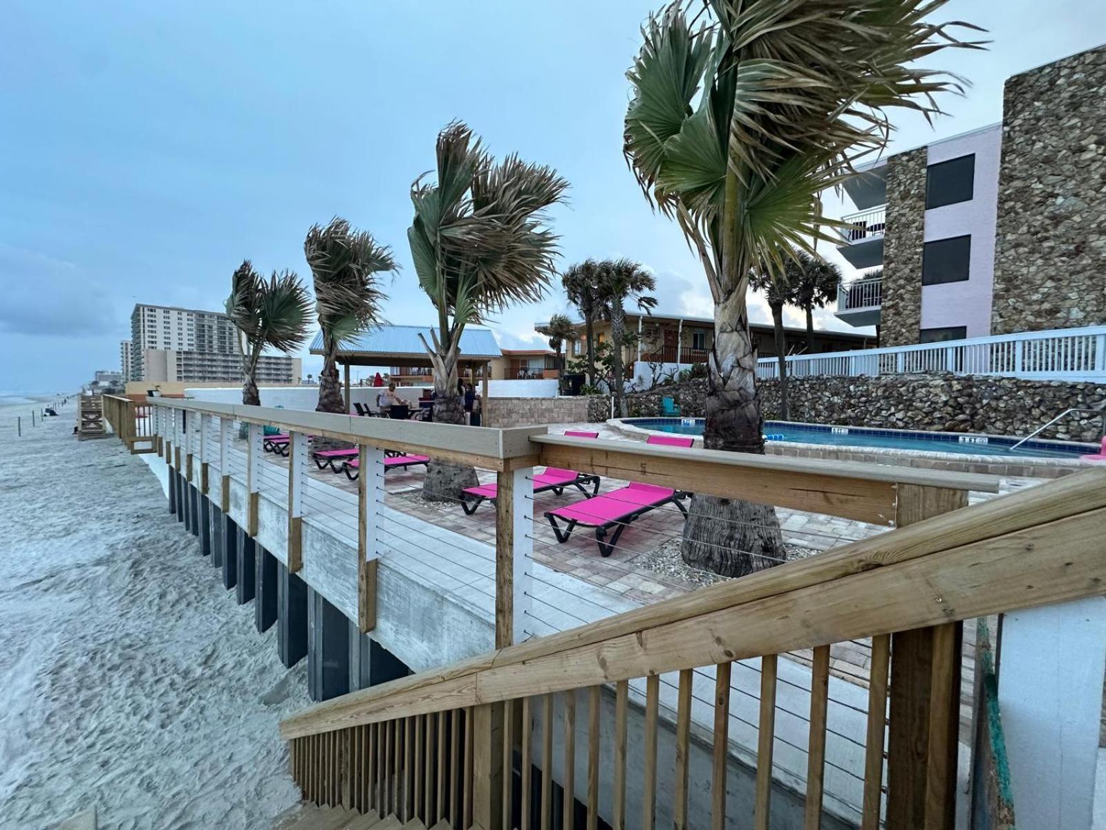 Flamingo Beachfront - Daytona Inn