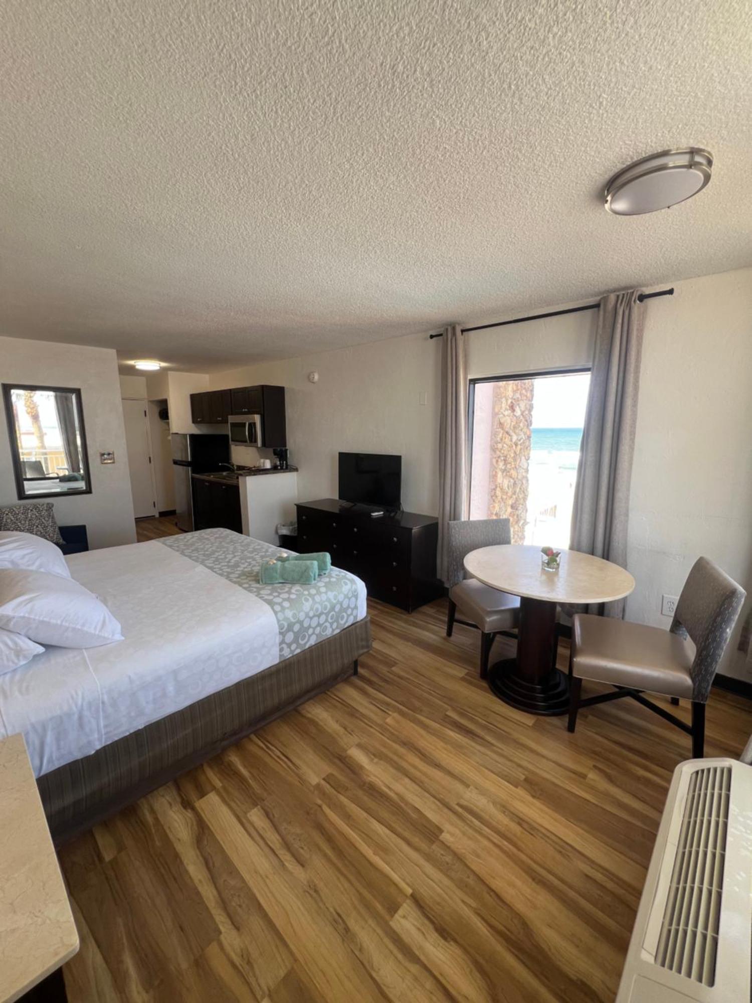 Inn Flamingo Beachfront - Daytona
