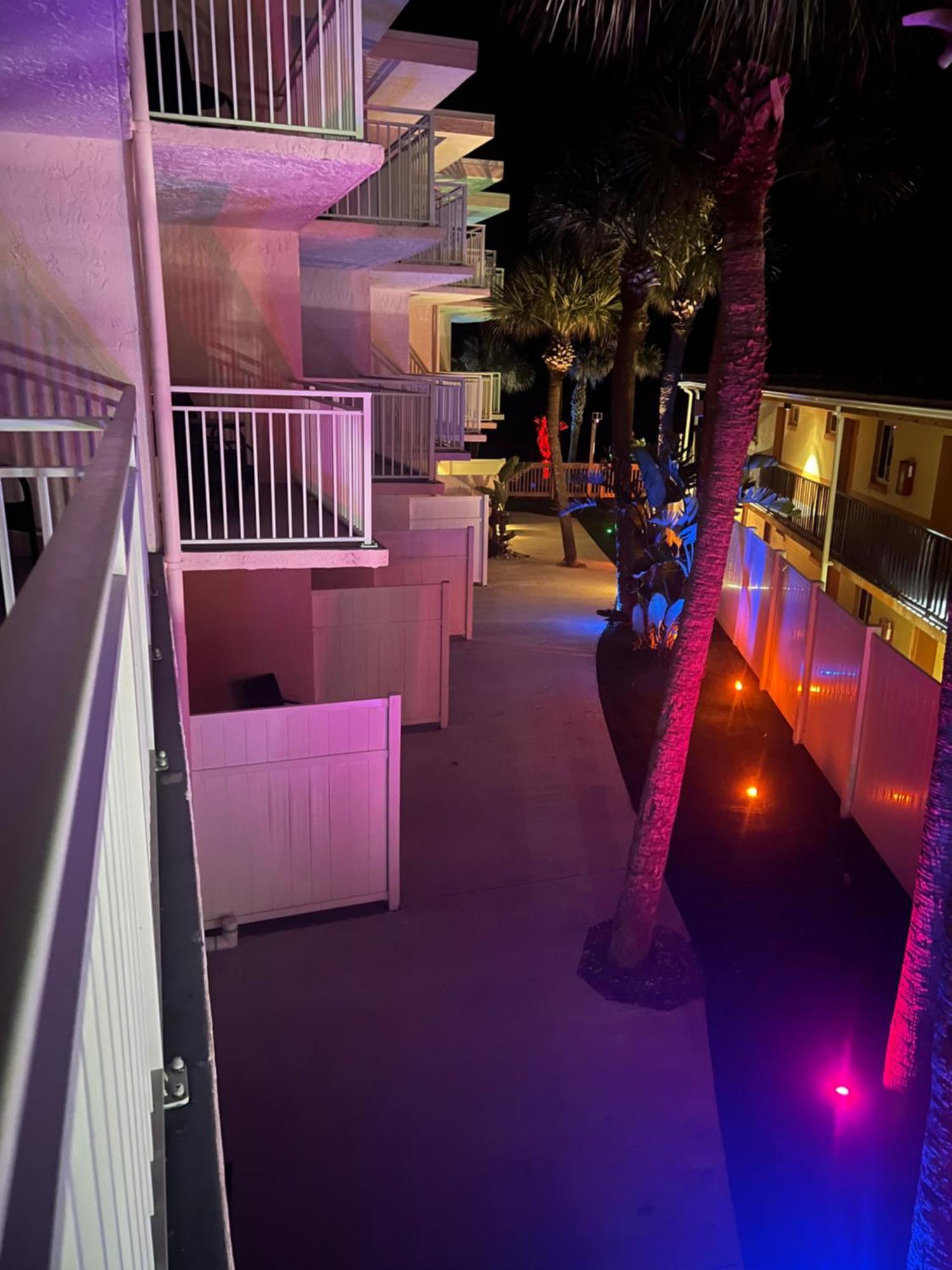Flamingo Beachfront - Daytona