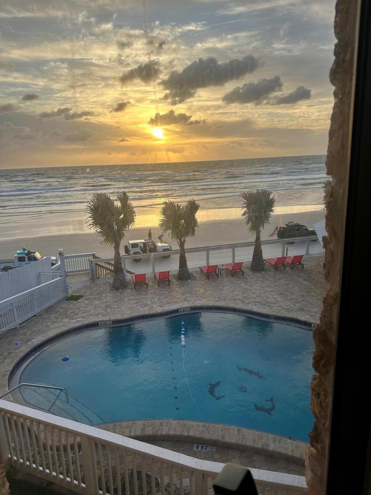 Flamingo Beachfront - Daytona Inn Daytona Beach