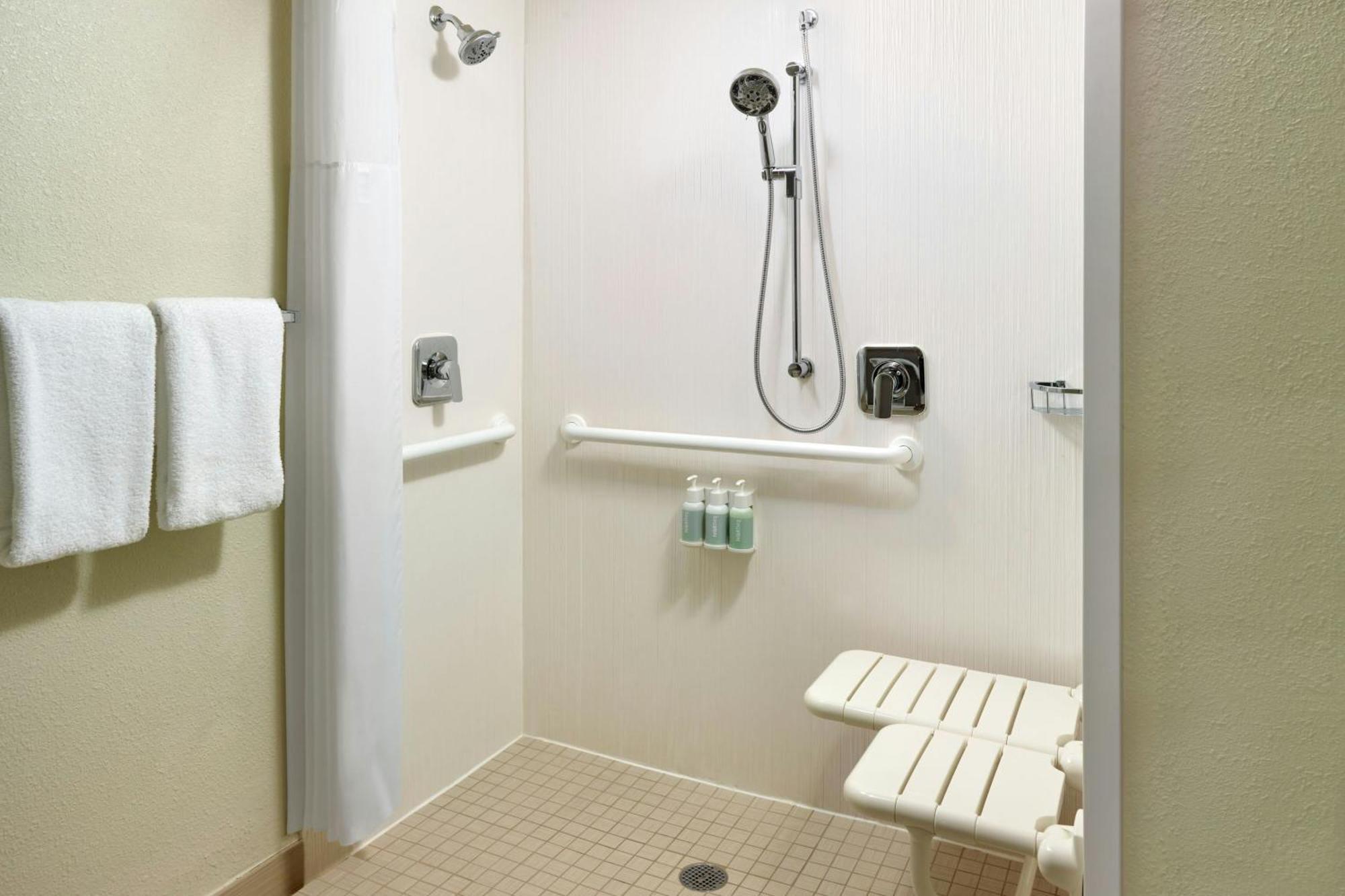 Hotel Courtyard By Marriott Palm