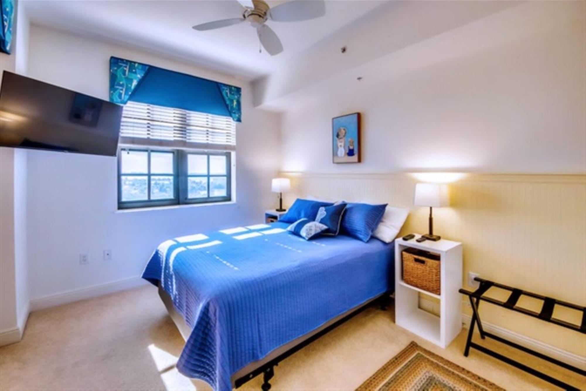 Vista Del Mar At Cape Harbour Marina, 10th Floor Luxury Condo, King Bed, Views! Aparthotel Cape Coral