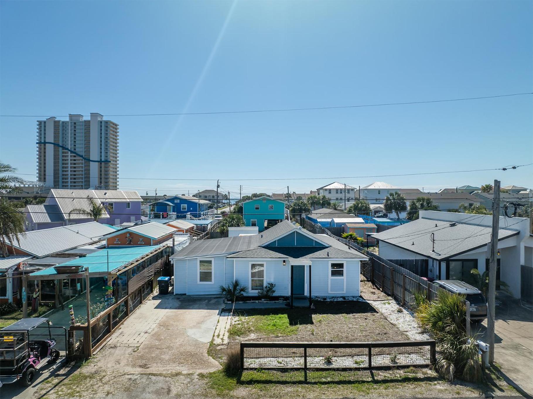 Beachside Bliss - Breakfast, Walk To Schooners, Sleeps 15, Fenced Privacy