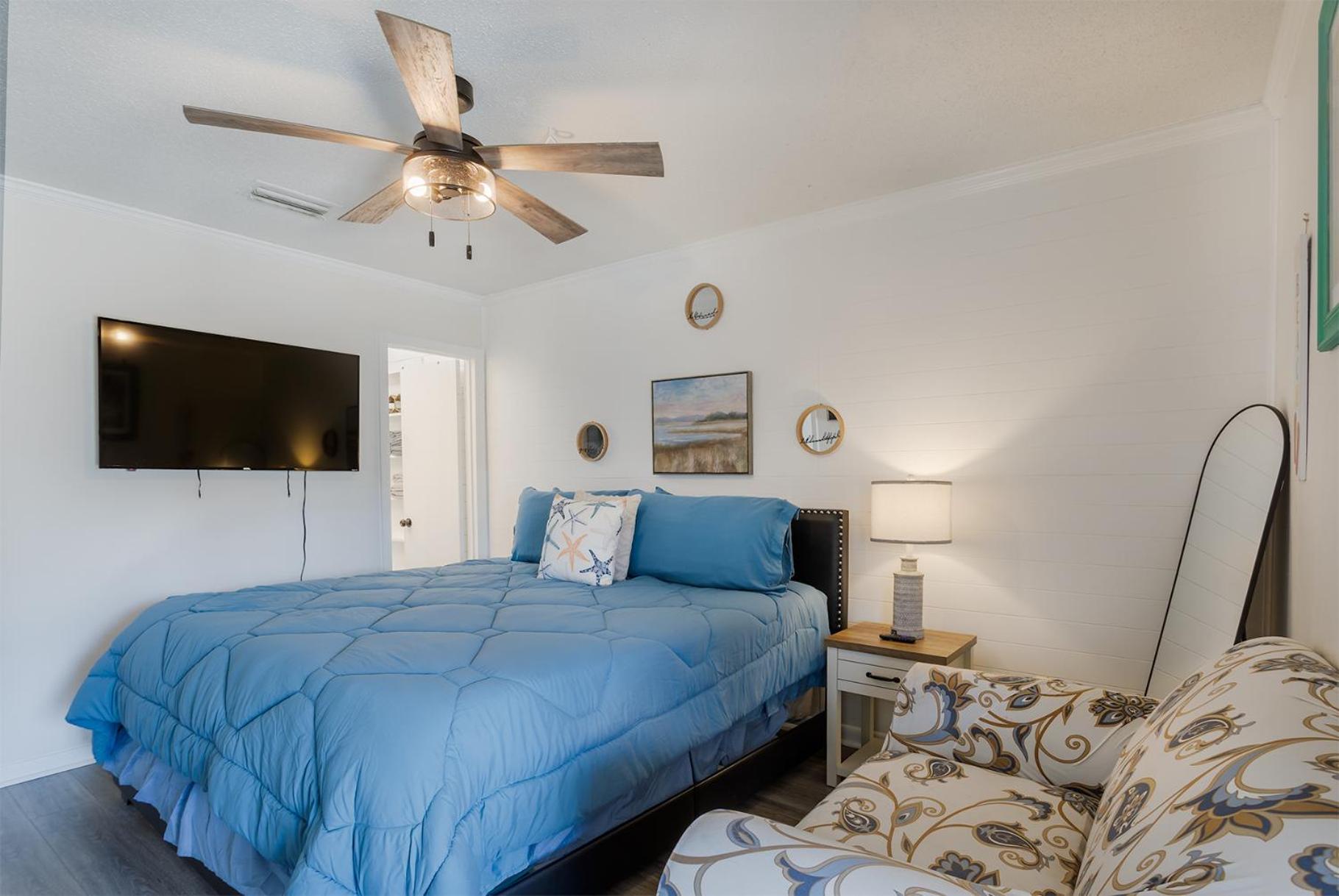 Beachside Bliss - Breakfast, Walk To Schooners, Sleeps 15, Fenced Privacy * Panama City Beach