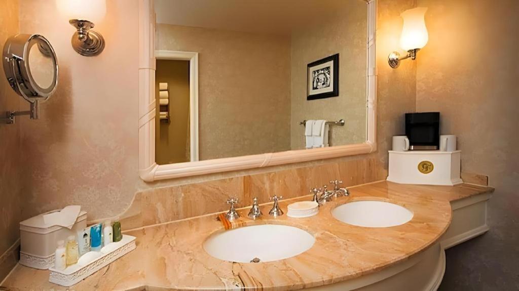 Disney's Grand Floridian And 4* Lake Buena Vista