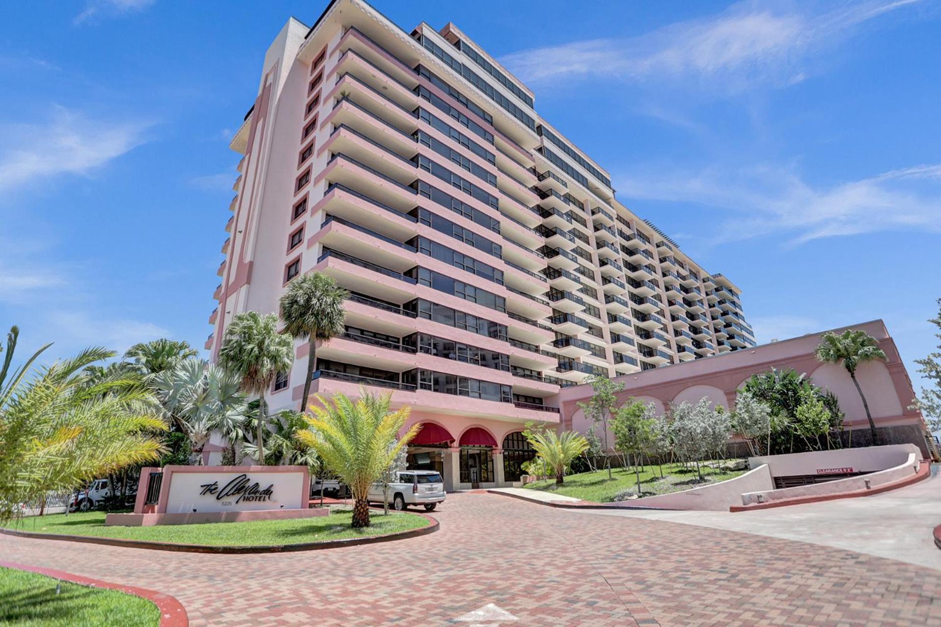 Apartment Chic 2-bedroom With Service & Gym / 1210 Miami Beach