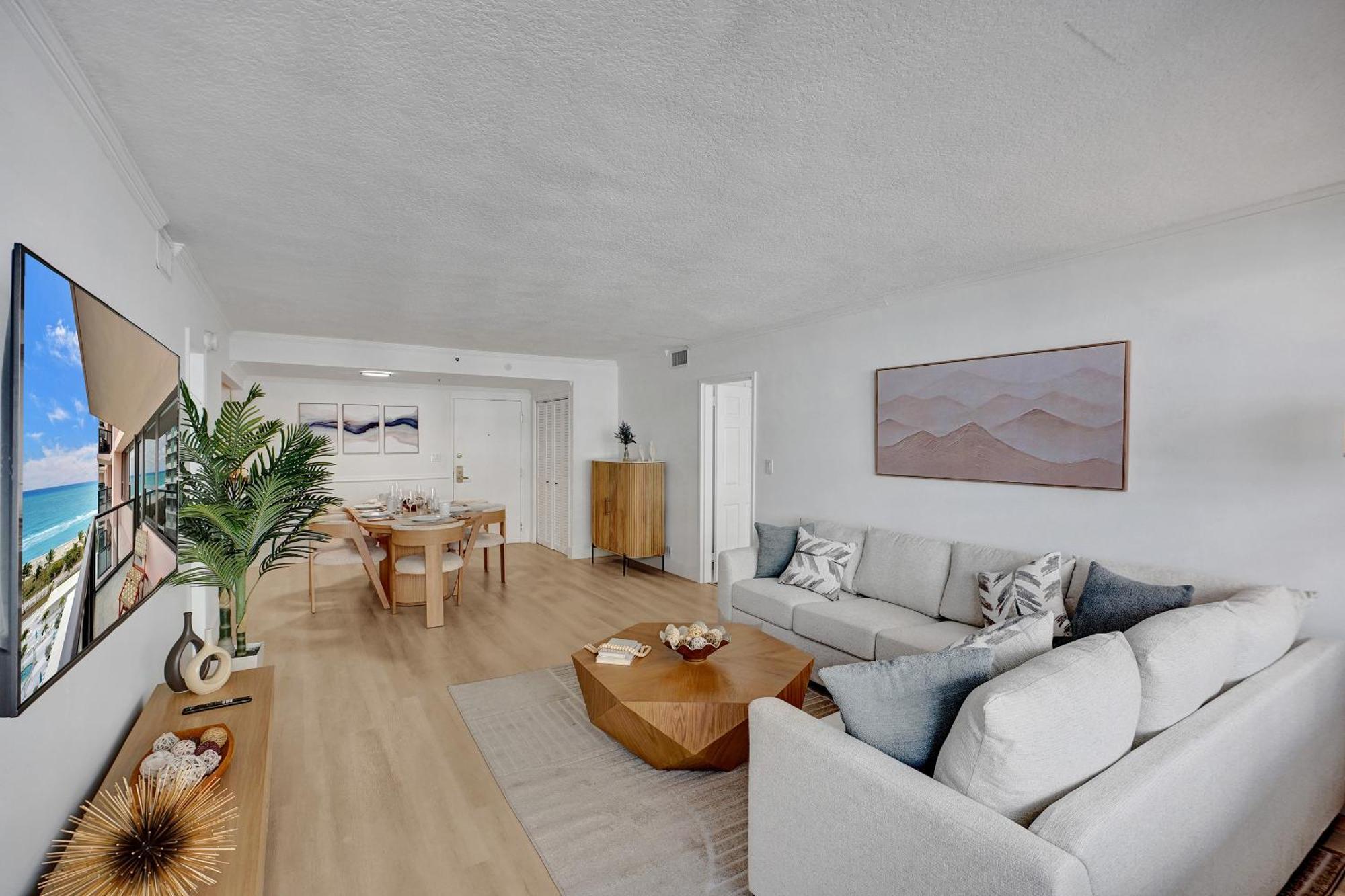 Chic 2-bedroom With Service & Gym / 1210 Apartment *