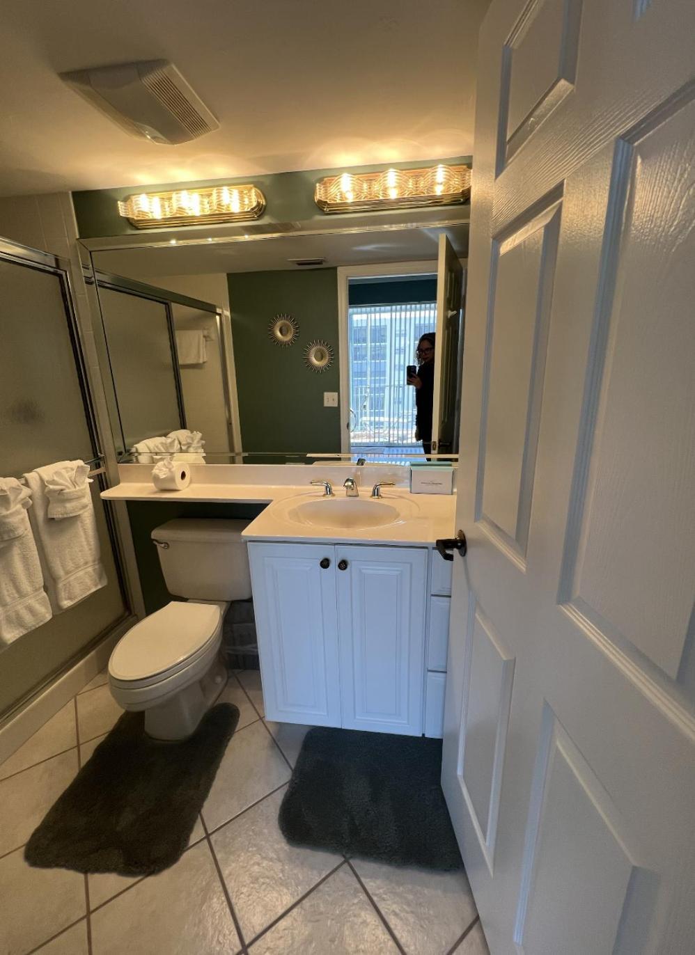 Holiday home Canal-front W/ Heated Pool & Access!