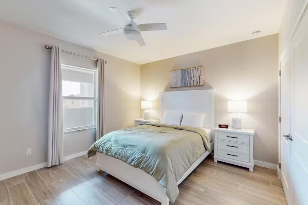 Gulf Access With Boat Slip, Heated Saltwater Pool, Dog-friendly -bacino Vista #304 - Roelens *