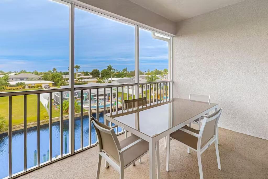 Gulf Access With Boat Slip, Heated Saltwater Pool, Dog-friendly - Bacino Vista #205 - Roelens Cape Coral