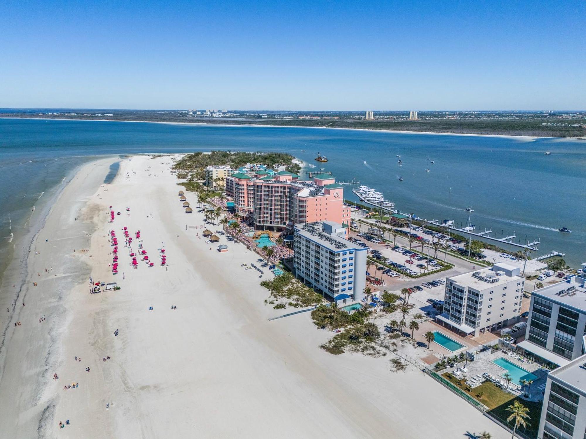 706 Top-floor W/ Gulf Views, Pool Holiday home *